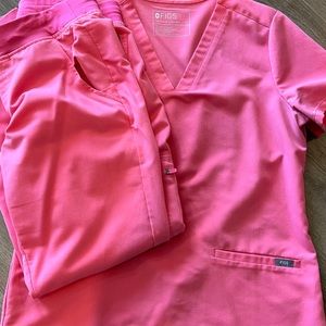 Figs scrubs